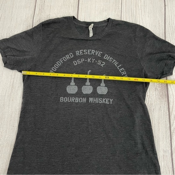 WOODFORD RESERVE DISTILLERY Unisex Grey T-Shirt Versailles Kentucky Size Medium - Picture 6 of 7